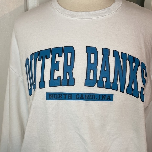 NWOT Romwe Outer Banks Lightweight Sweatshirt Size Medium - Picture 2 of 5